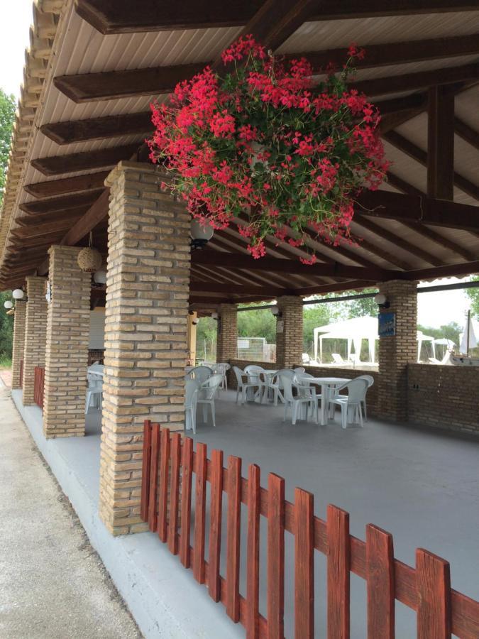 Avra Beach Apartments เลฟคิมมี ภายนอก รูปภาพ