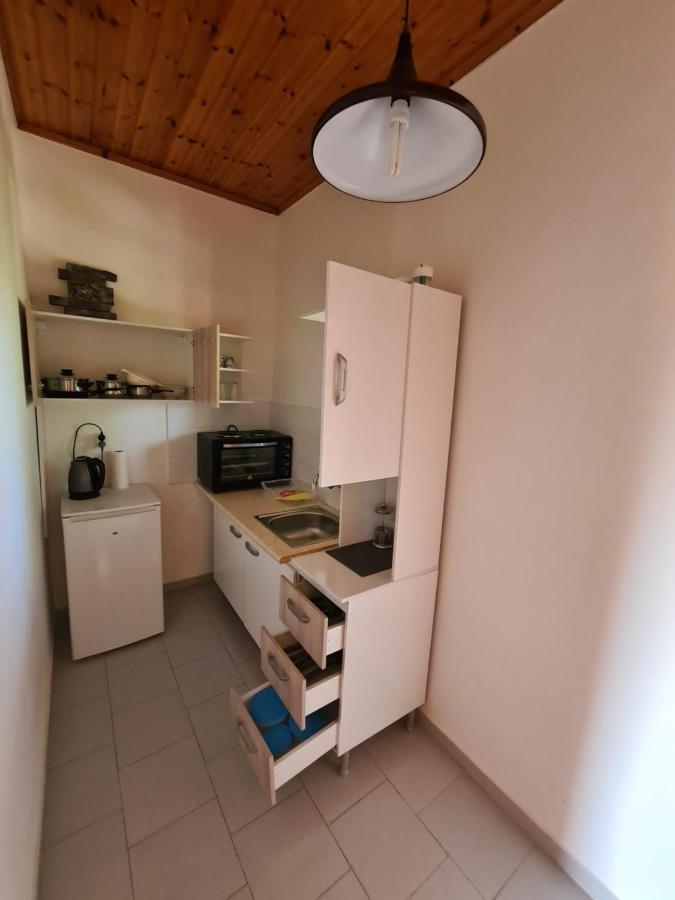 Avra Beach Apartments เลฟคิมมี ภายนอก รูปภาพ